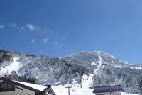 熊の湯から横手山と飛行機